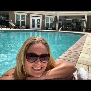 Meet your Posher, Meredith